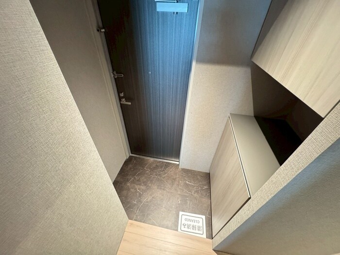 物件内観写真14　(玄関)