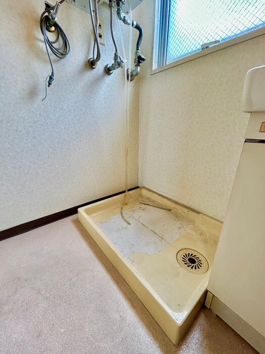 物件内観写真17　(洗濯機置場)