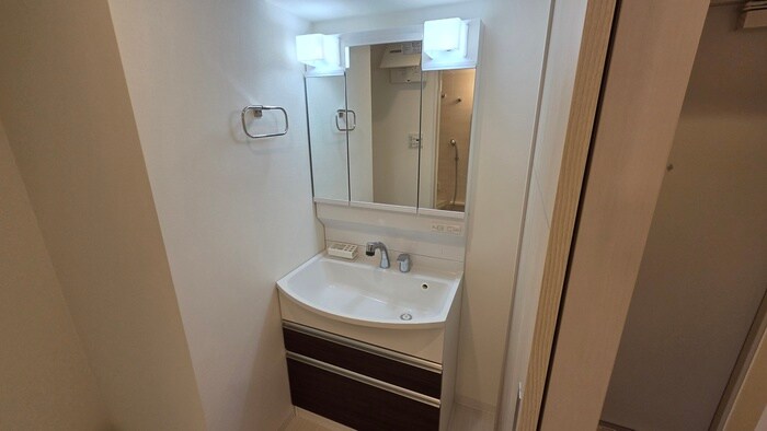 物件内観写真11　(洗面)