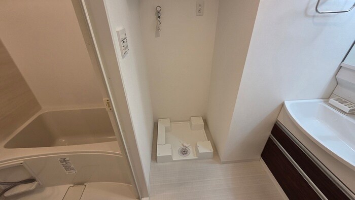 物件内観写真12　(洗濯機置場)