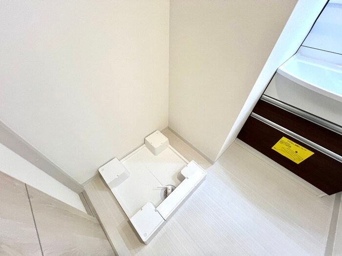 物件内観写真16　(洗濯機置場)