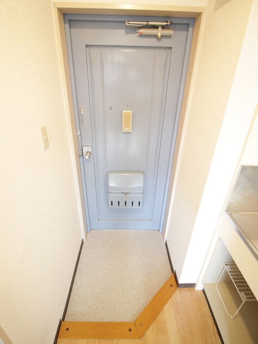 物件内観写真12　(玄関)