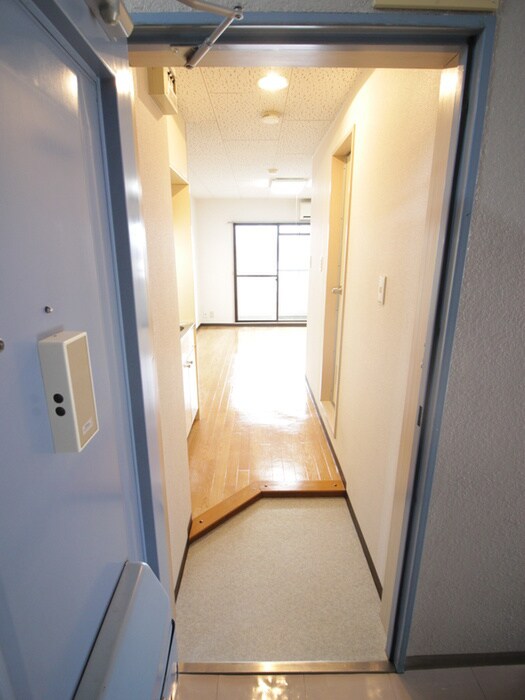 物件内観写真13　(玄関)