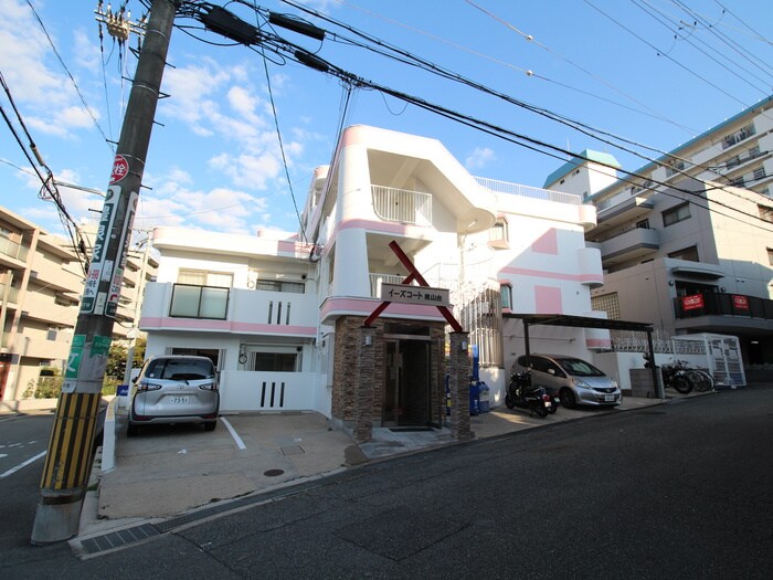 物件外観写真4　(駐車場)