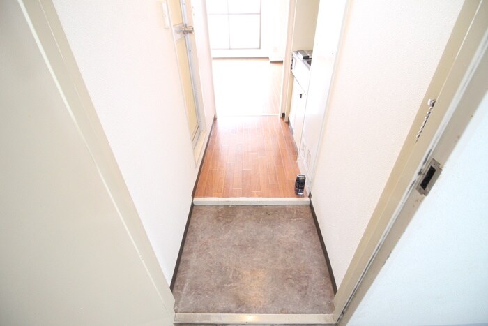 物件内観写真16　(玄関)