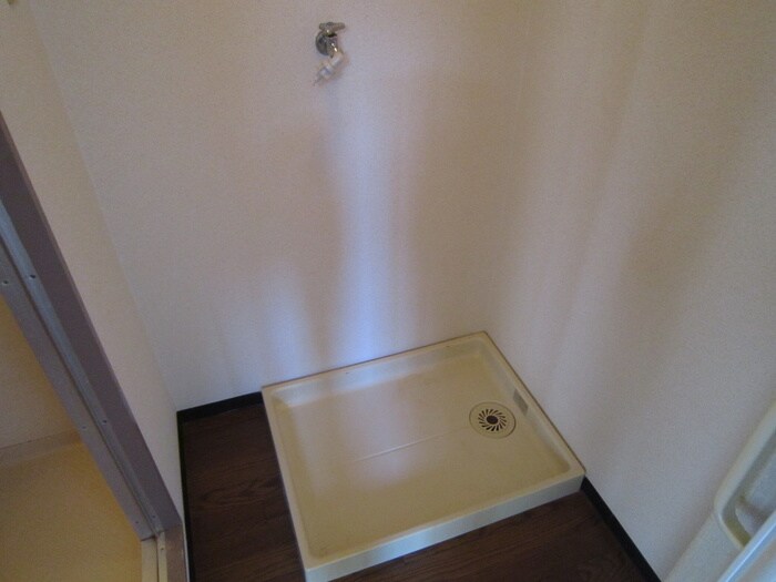 物件内観写真14　(洗濯機置場)