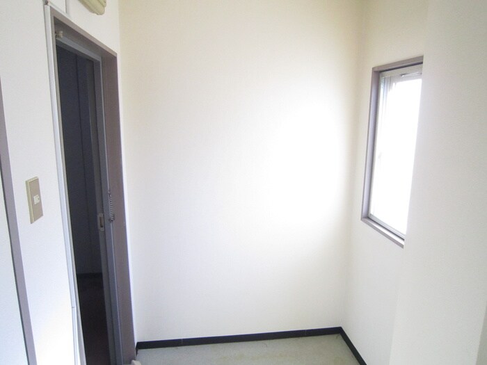 物件内観写真21　(玄関)