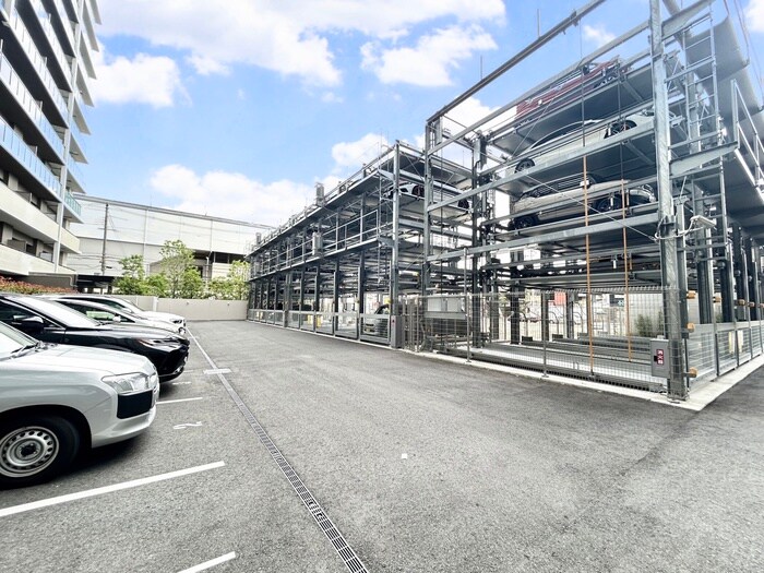 物件外観写真3　(駐車場)