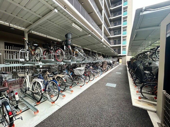 物件外観写真6　(駐輪場)