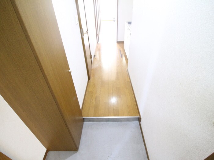 物件内観写真14　(玄関)