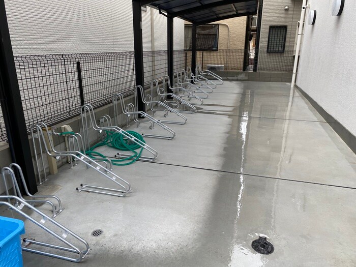 物件外観写真3　(駐輪場)