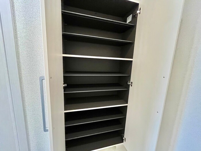 物件内観写真15　(靴箱)