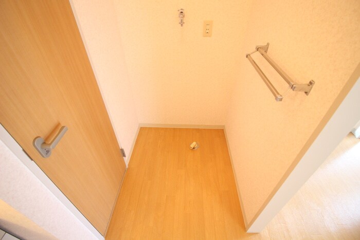 物件内観写真15　(洗濯機置場)