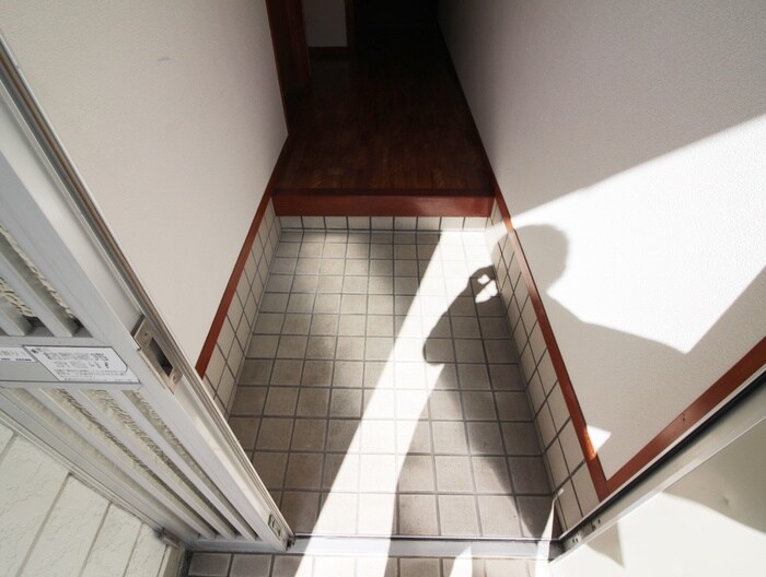 物件内観写真7　(玄関)