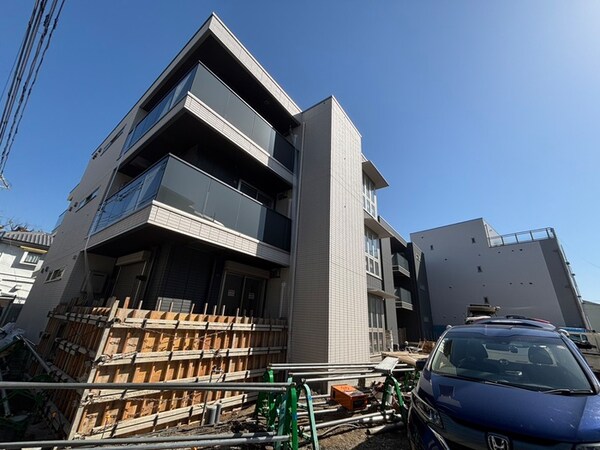 建築中