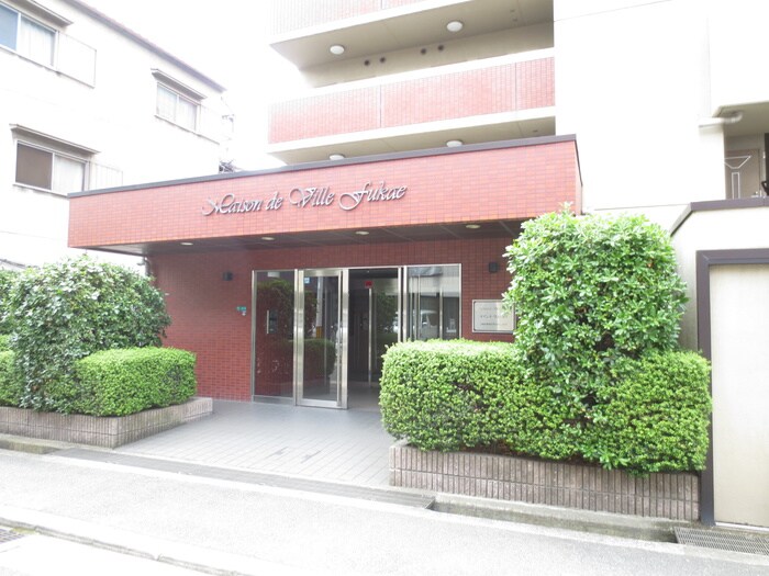 物件外観写真5　(エントランス部分)