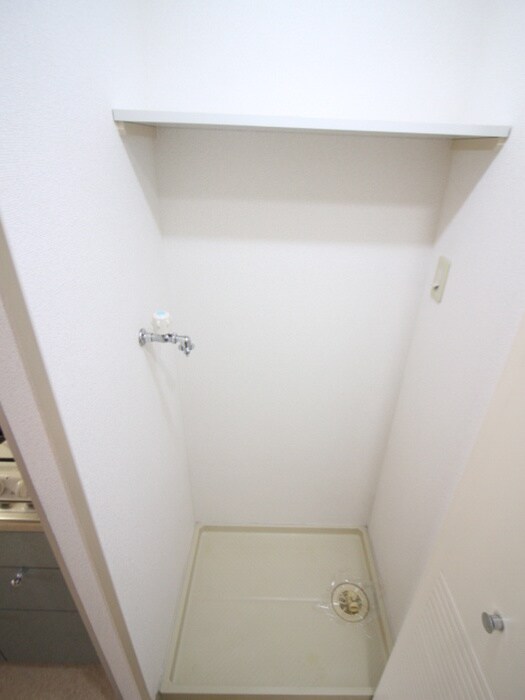 物件内観写真14　(洗濯機置場)