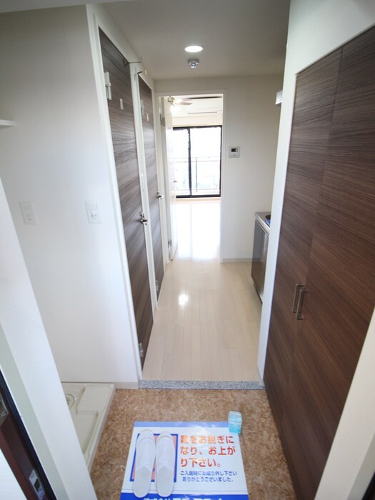 物件内観写真16　(玄関)