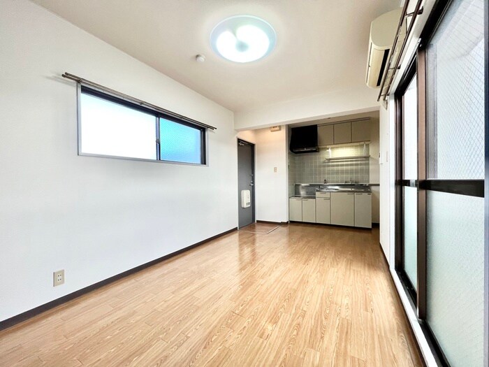 物件内観写真8　(居室)