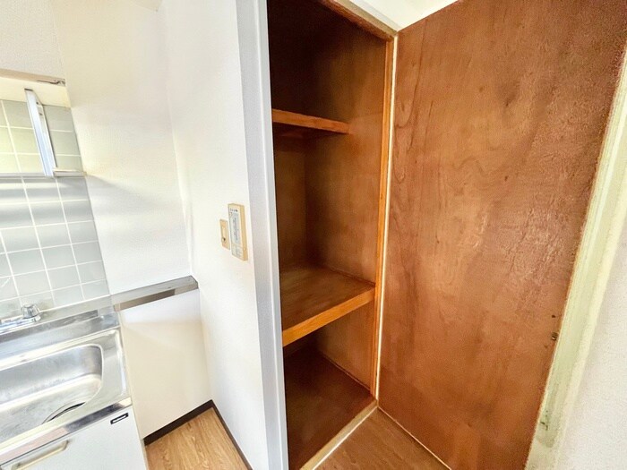 物件内観写真10　(収納)