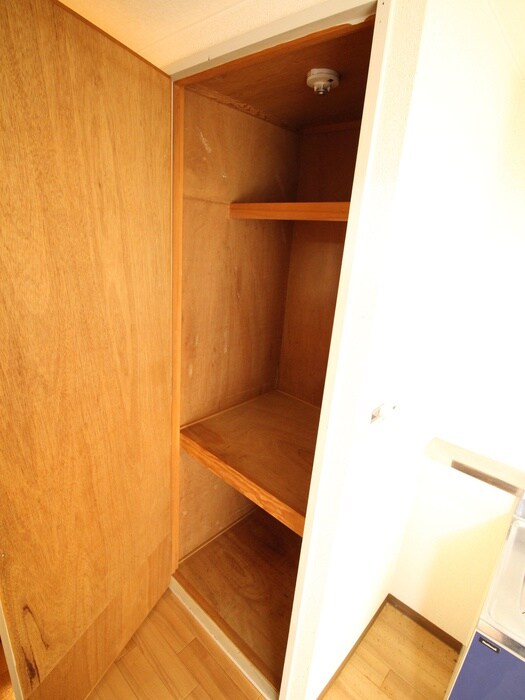 物件内観写真12　(収納)