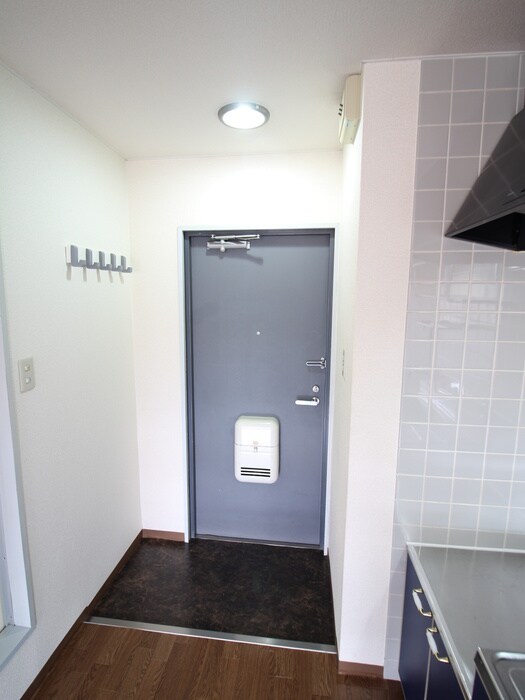 物件内観写真13　(玄関)