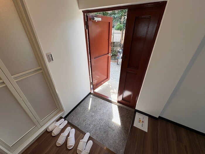 物件内観写真15　(玄関)