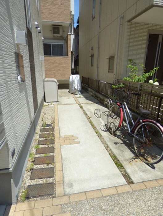 物件外観写真2　(駐輪場)