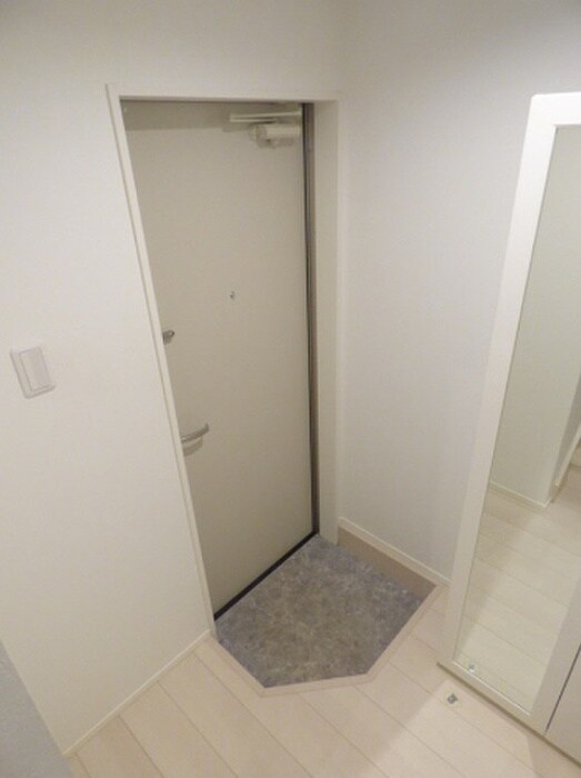 物件内観写真15　(玄関)