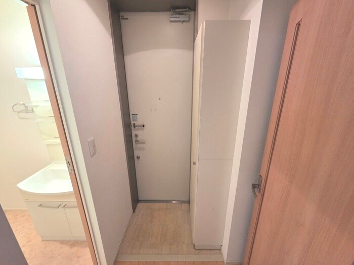 物件内観写真16　(玄関)