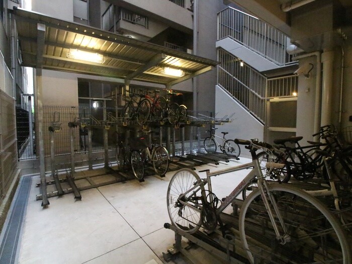 物件外観写真5　(駐輪場)