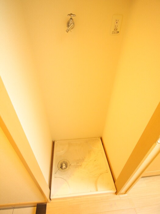 物件内観写真17　(洗濯機置場)