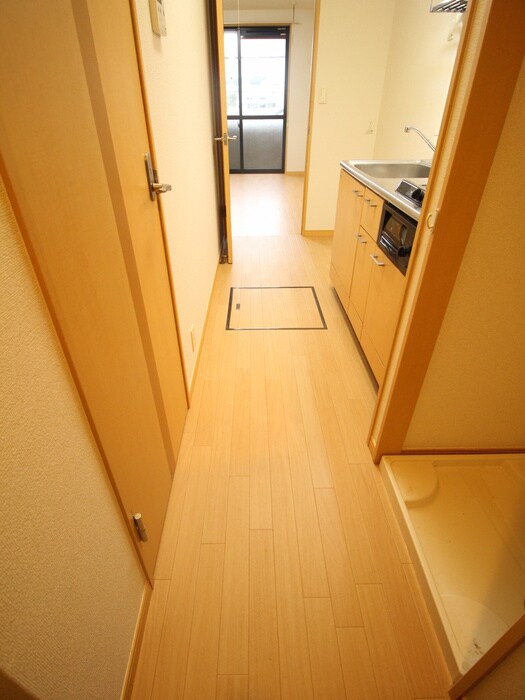 物件内観写真18　(廊下)