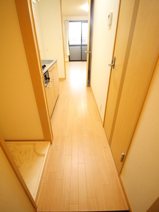 物件内観写真18　(廊下)