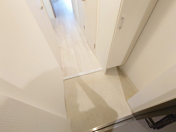 物件内観写真12　(玄関)