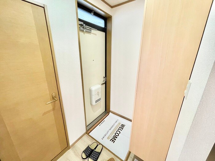 物件内観写真18　(玄関)