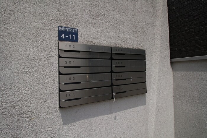 物件外観写真5　(エントランス部分)