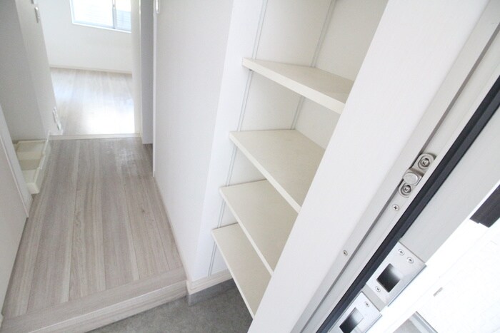 物件内観写真10　(靴箱)