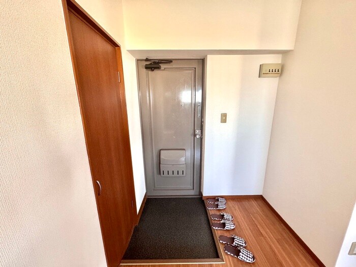 物件内観写真15　(玄関)