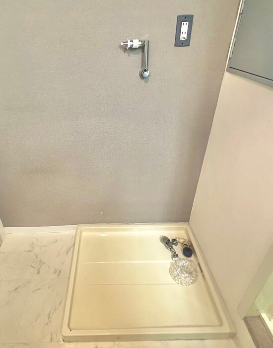 物件内観写真16　(洗濯機置場)