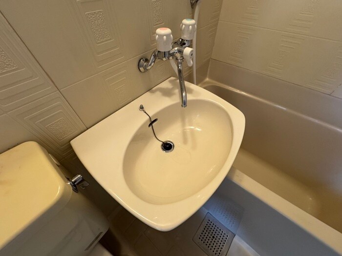 物件内観写真8　(洗面)