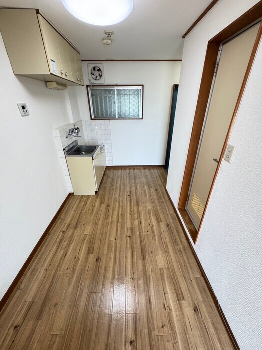 物件内観写真18　(廊下)