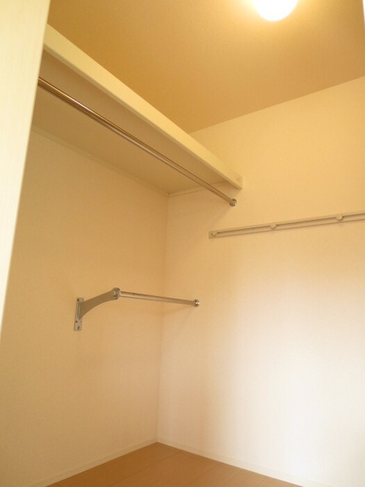 物件内観写真11　(収納)