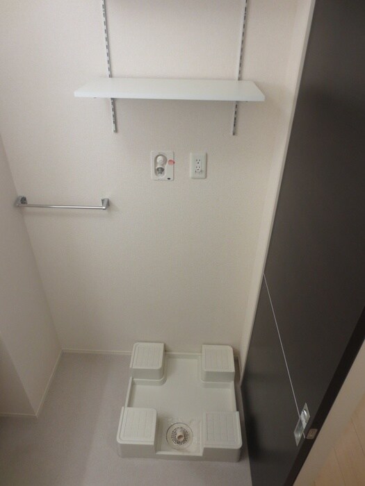 物件内観写真15　(洗濯機置場)