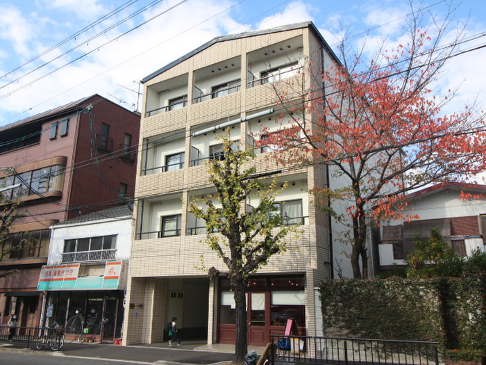 シャルマン岡崎