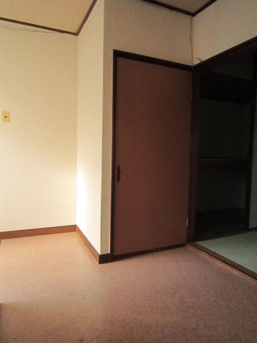 物件内観写真8　(居室)