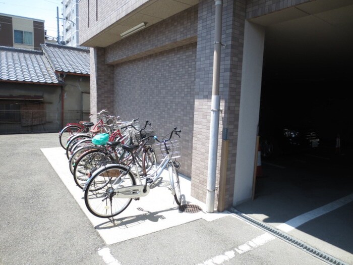 物件外観写真4　(駐輪場)