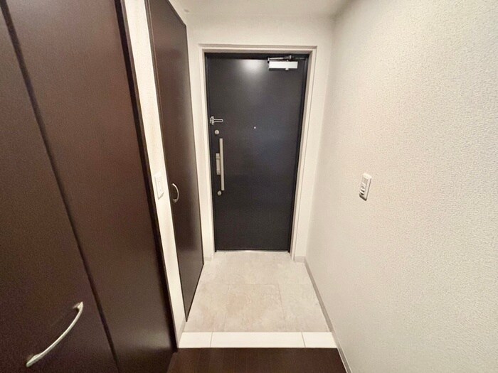 物件内観写真14　(玄関)