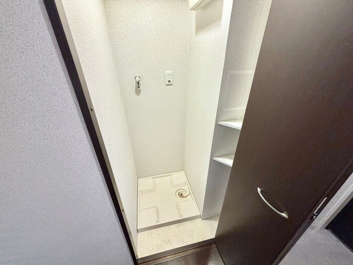 物件内観写真18　(洗濯機置場)