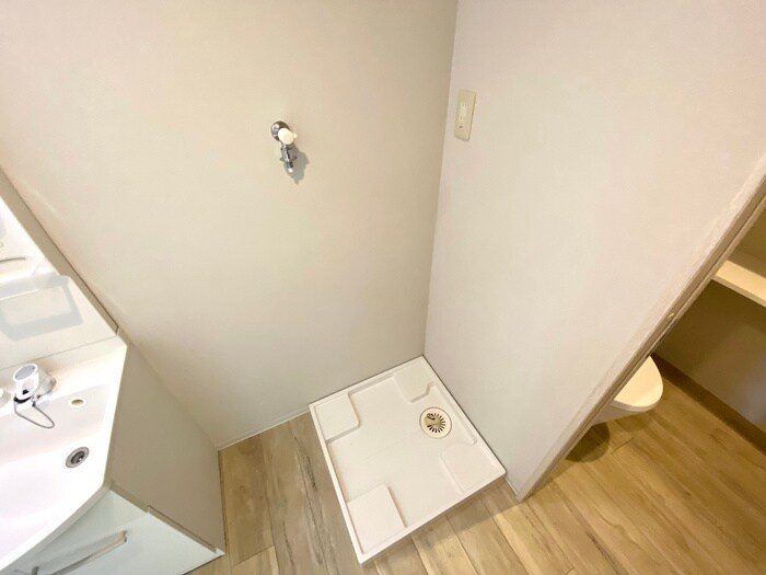 物件内観写真13　(洗濯機置場)